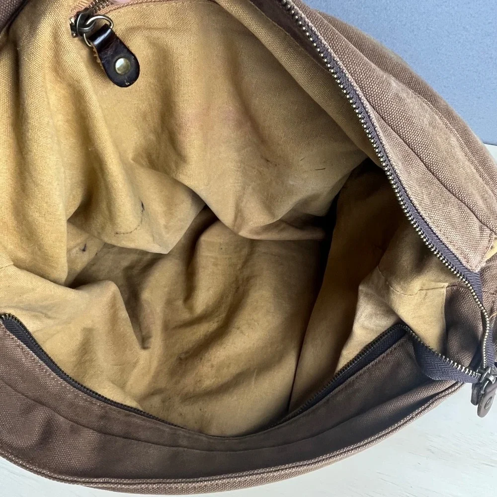 Berchirly canvas messenger